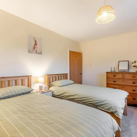 2 Bed In Oc-h34195 * Renwick